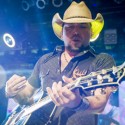 Jason Aldean to Justin Bieber ‘Chill Out’ [VIDEO]