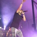 Tyler Farr pulls a “Luke Bryan” by Falling Off Stage [VIDEO]