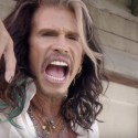 Steven Tyler Sings ‘I Don’t Want to Miss a Thing’ With Street Musician [VIDEO]