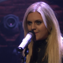 Kelsea Ballerini shows Attitude with new song “XO” on Seth Meyers [VIDEO]