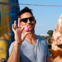 Jake Owen Goes “Putt Puttin'” [VIDEO]