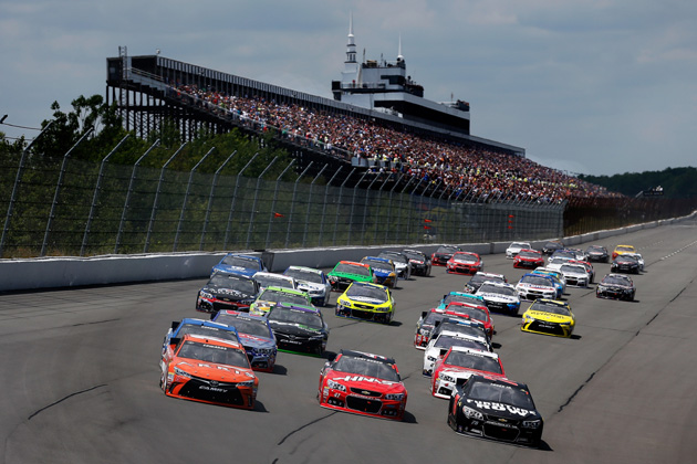 NASCAR Sprint Cup Series Axalta 'We Paint Winners' 400