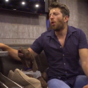 Brett Eldredge Training Edgar to be a Star [VIDEO]