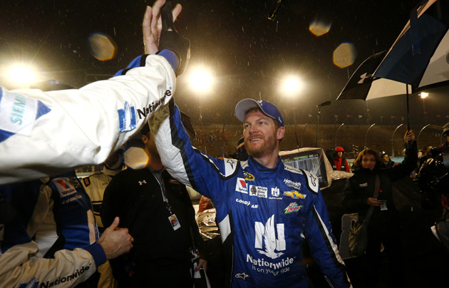 NASCAR Sprint Cup Series Quicken Loans Race for Heroes 500
