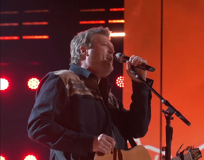 Blake Shelton performing on season 21 of 'The Voice' 12-07-21