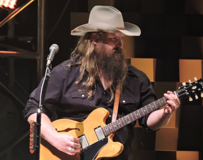 Chris Stapleton on stage in Bloomington, IL 04-29-17, (Photo credit: Lyndsie Schlink/B104)