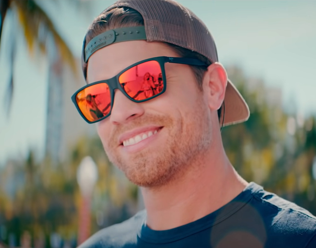Dustin Lynch in "Party Mode" music video