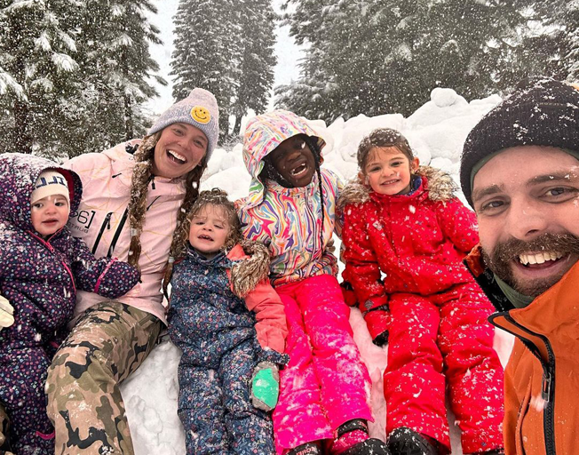 Thomas Rhett and Lauren Akins and their kids.