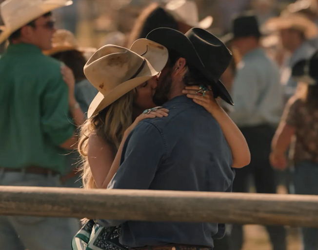 Lainey Wilson and Ian Bohen kissing in 'Yellowstone' TV series