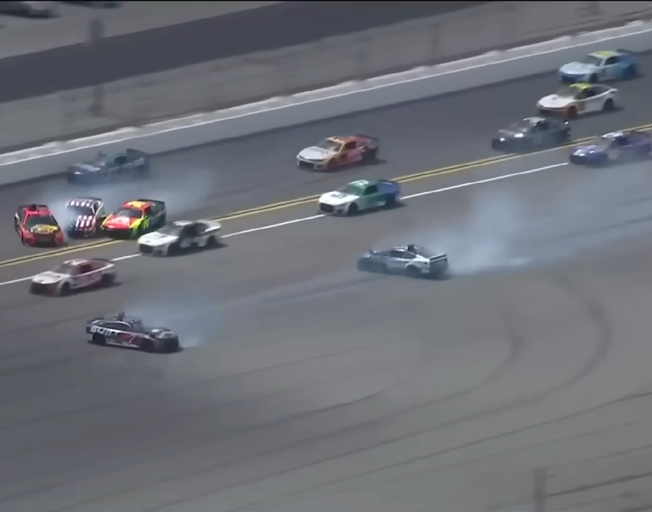 Multiple Cars wrecking in the Coke Zero Sugar 400 NASCAR Race at Daytona 08-28-22