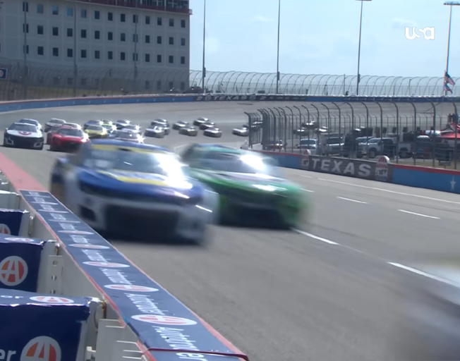 NASCAR Cup Series cars racing at Texas Motor Speedway 9-25-22